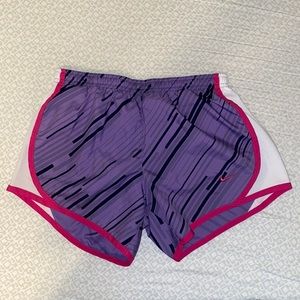 Kids L Nike athletic shorts